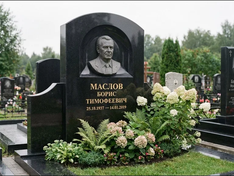 Памятник с барельефом — выполненная работа 11 в Южно-Сахалинске