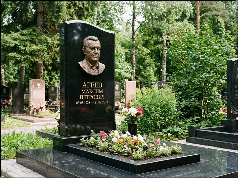 Памятник с барельефом — выполненная работа 13 в Южно-Сахалинске