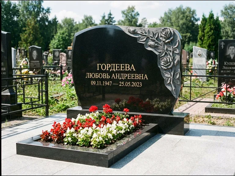 Памятник с барельефом — выполненная работа 16 в Южно-Сахалинске