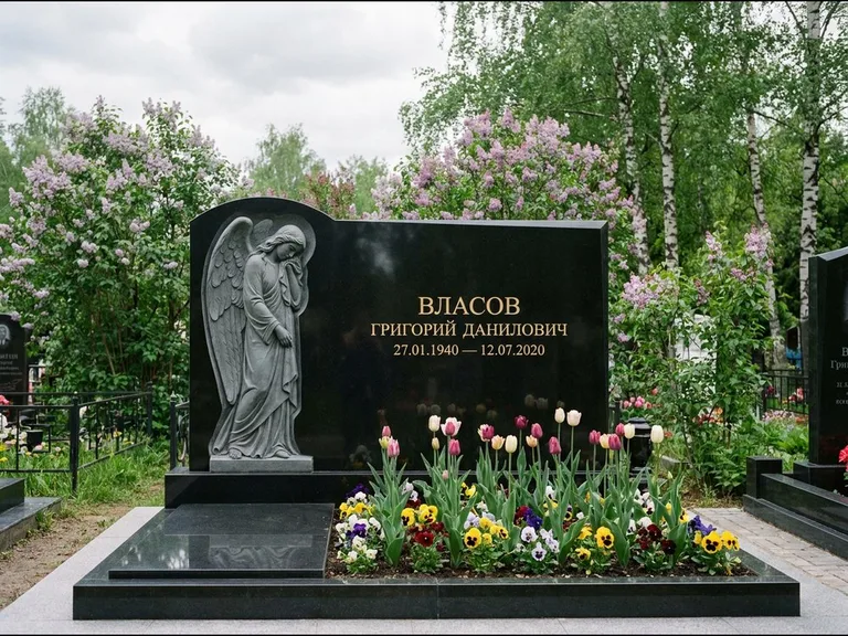 Памятник с барельефом — выполненная работа 3 в Южно-Сахалинске