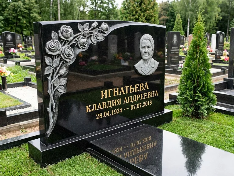 Памятник с барельефом — выполненная работа 45 в Южно-Сахалинске