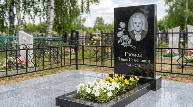 Памятник с гравировкой хризантем — выполненная работа «Громов» в Южно-Сахалинске