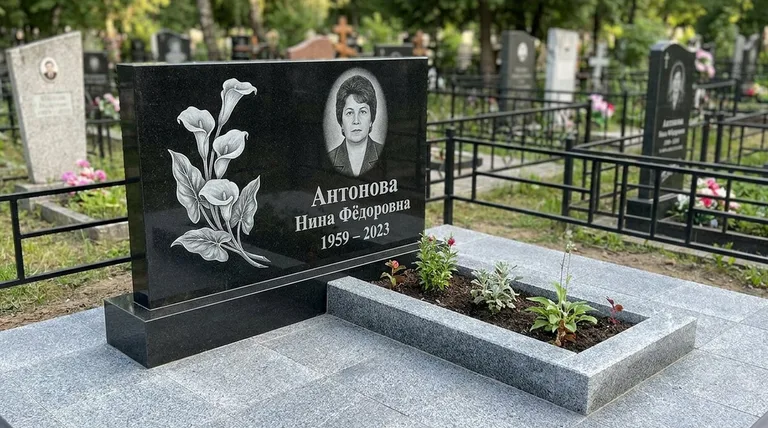 Памятник с гравировкой калл — выполненная работа «Антонова» в Южно-Сахалинске