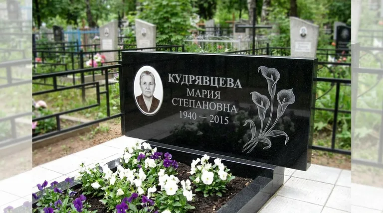 Памятник с гравировкой калл — выполненная работа «Кудрявцева» в Южно-Сахалинске