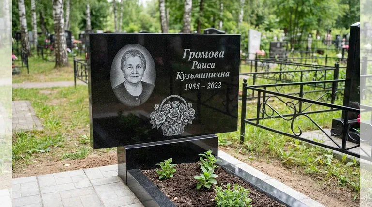 Памятник с гравировкой роз — выполненная работа «Громова» в Южно-Сахалинске