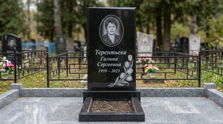 Памятник с гравировкой тюльпанов — выполненная работа «Терентьева» в Южно-Сахалинске