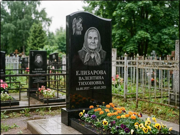 Памятник с гравировкой ангела — гравировка ангела с голубем по диагонали стелы, работа «Пантелеева» в Южно-Сахалинске