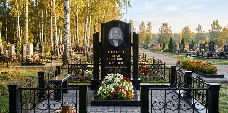 Установка памятника на могилу под ключ в Южно-Сахалинске — гранитный мемориальный комплекс, ограда, плитка, благоустройство