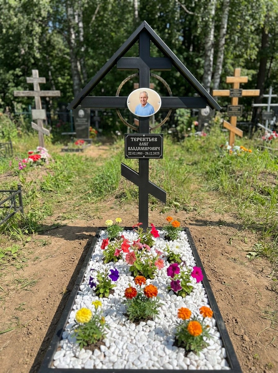Портрет на памятнике в Южно-Сахалинске — Крупный овал на кресте, портрет по грудь
